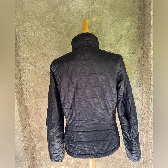 Patagonia woman’s light weight puffer  jacket - Picture 6 of 12